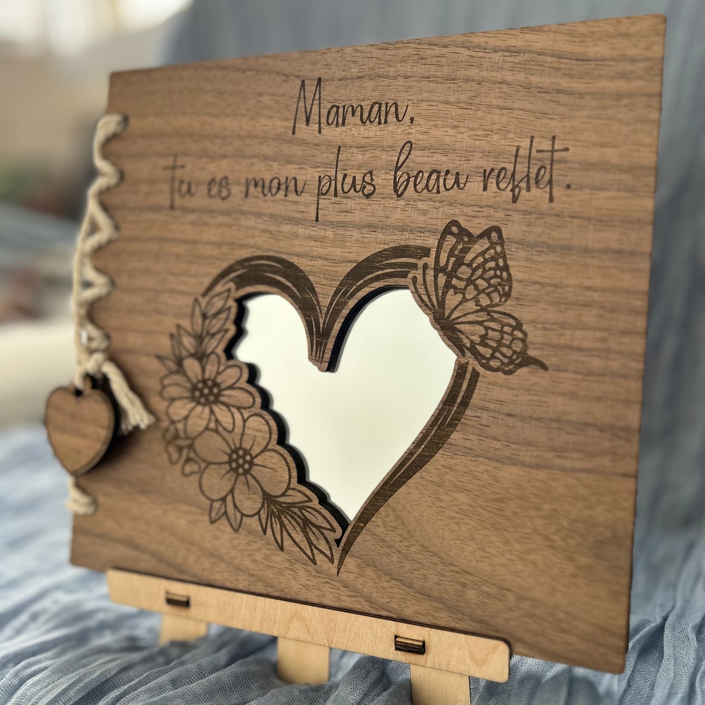 Miroir en bois gravé – “Maman, tu es mon plus beau reflet”