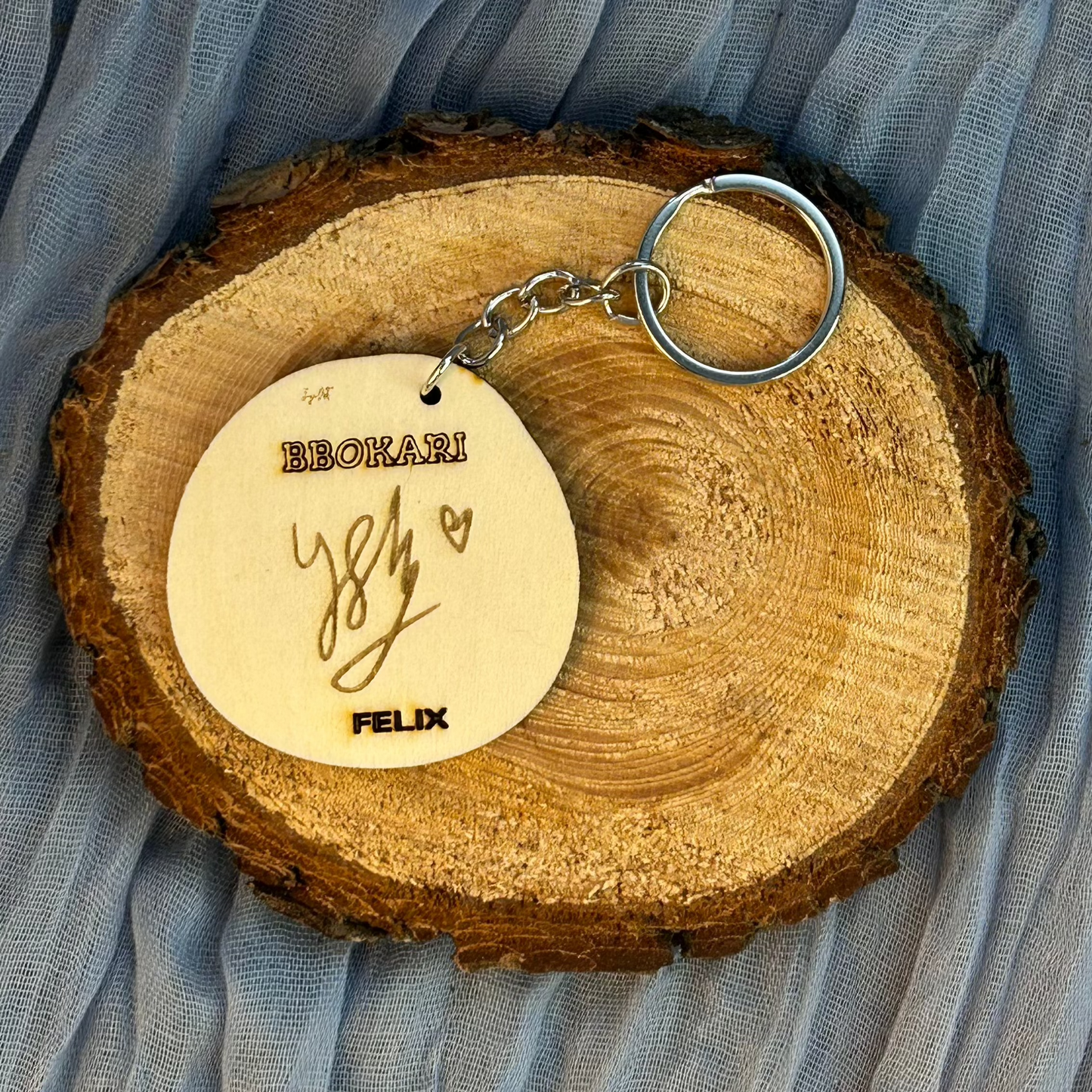 Collection SKZOO – Porte-clés en bois gravé