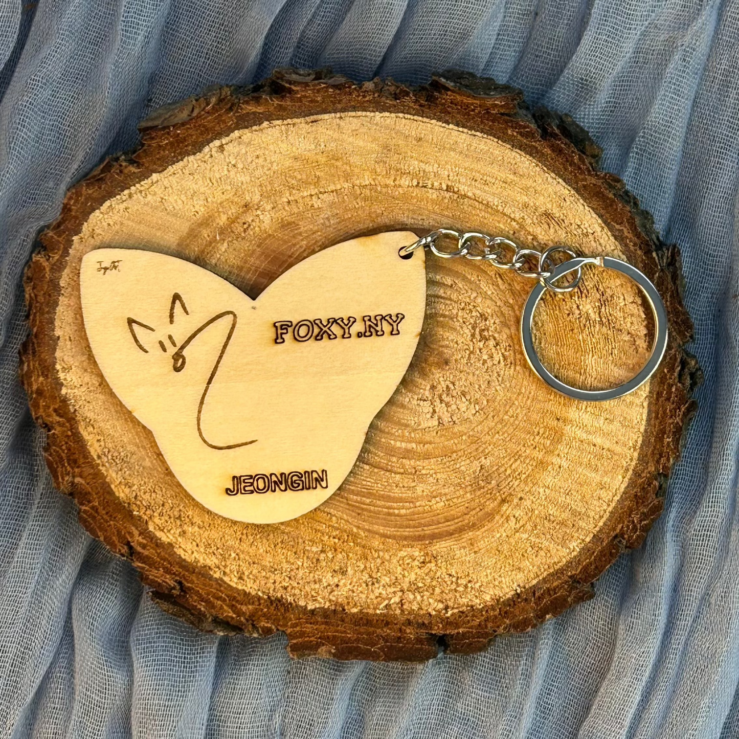Collection SKZOO – Porte-clés en bois gravé