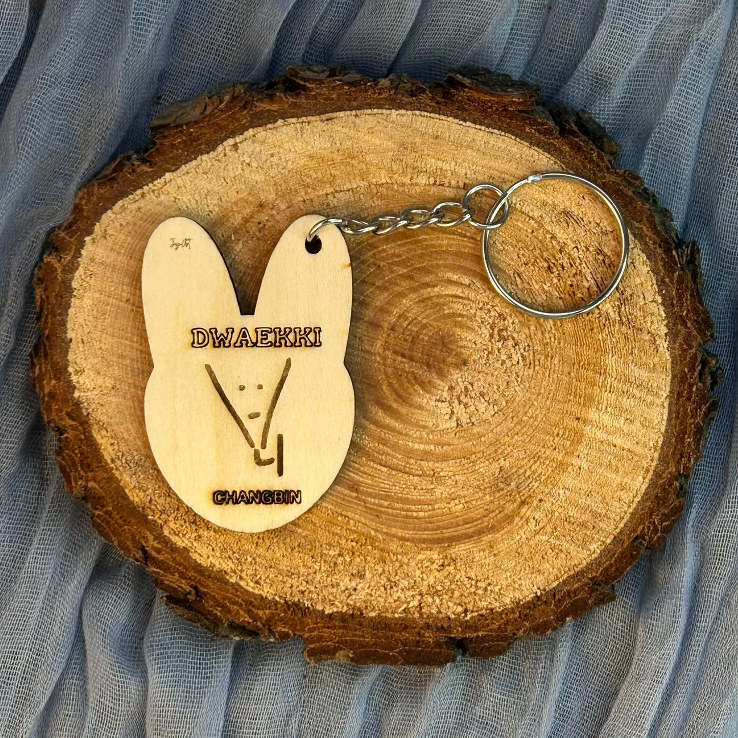 Collection SKZOO – Porte-clés en bois gravé