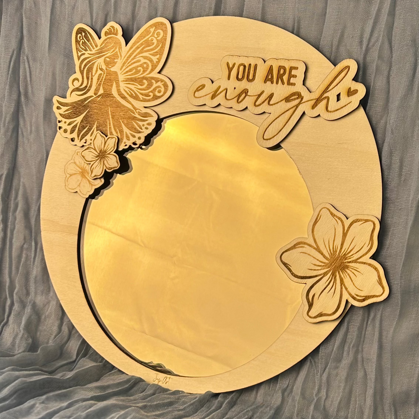 Miroir inspirant en bois « You Are Enough » – Fée & fleurs gravées – Création artisanale