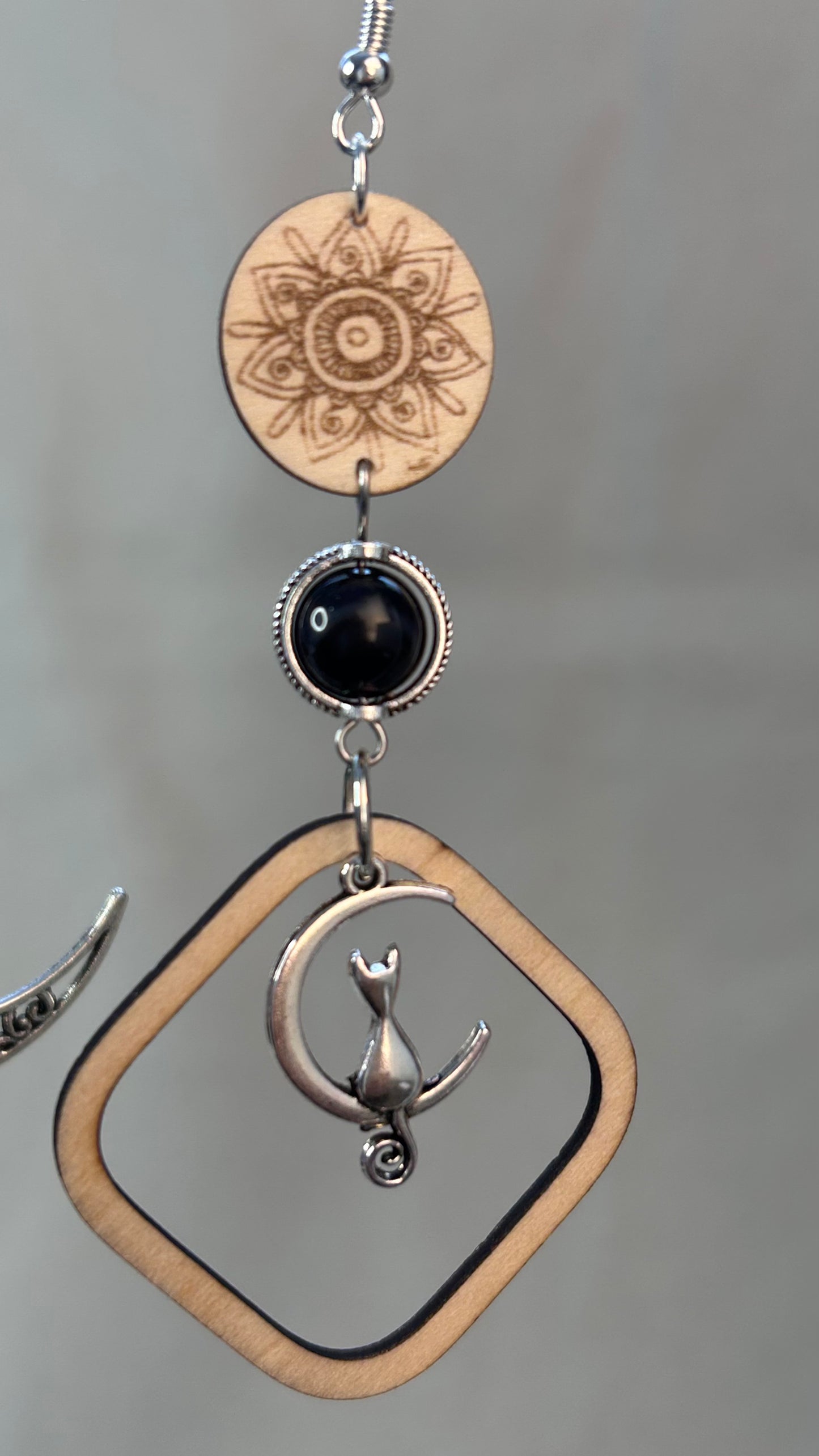 Boucles d’oreilles “Lune et Félin Mystique”
