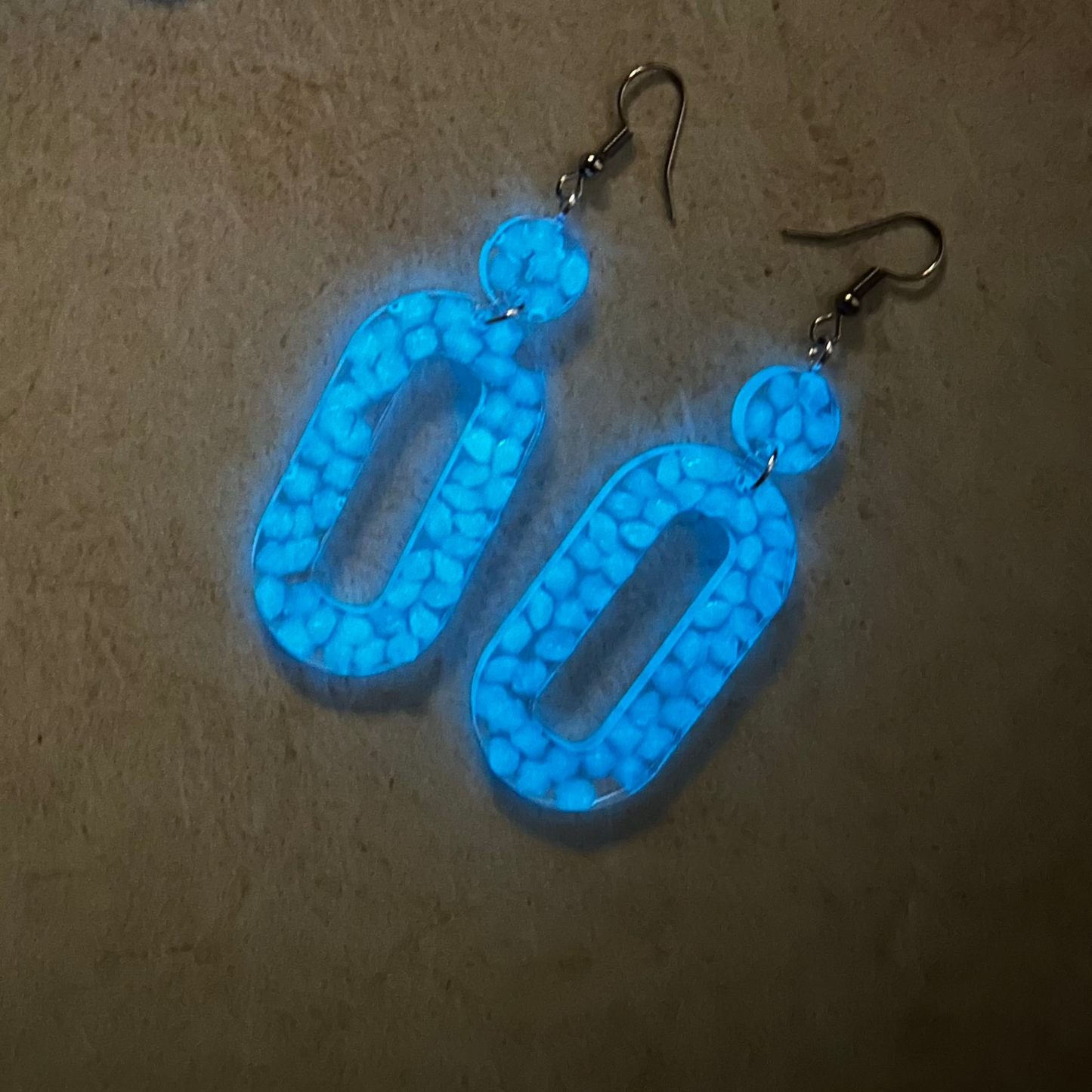 Boucles d’Oreilles Lumineuses en Résine Transparente