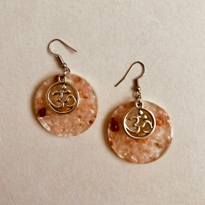 Boucles d'oreille  "Sel rose de l'Himalaya Om"